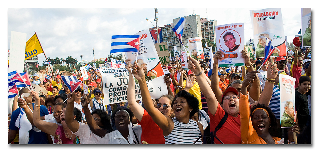 Här är 1 maj på Kuba vid revolutionsplatsen i Havanna, det är mer en folkfest än demonstration.