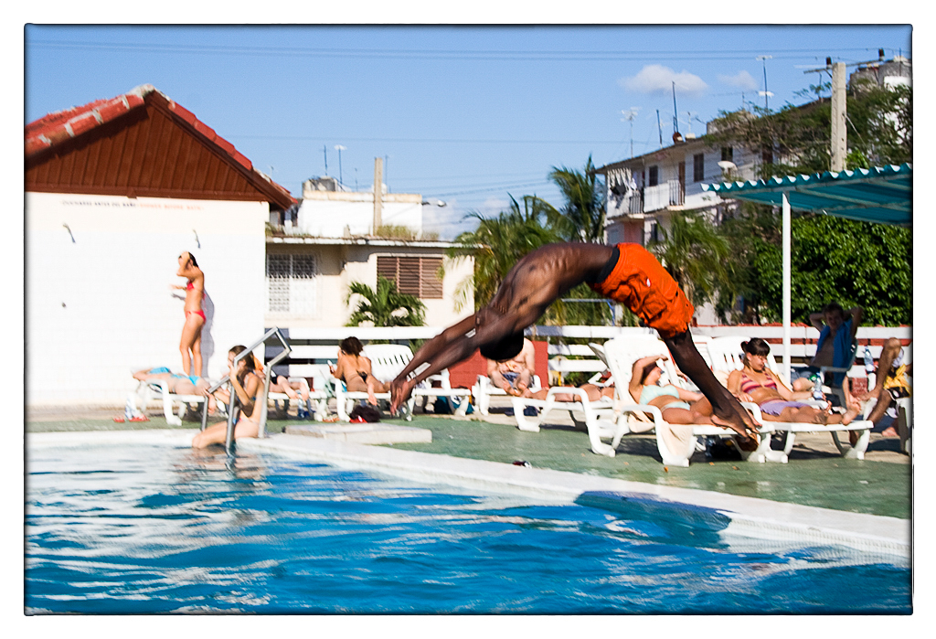 Under rundturen bor man på hotel, och kan ta ett baklängesdopp i poolen om man vill.